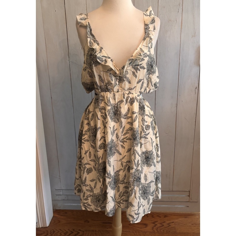 Abercrombie & Fitch Ruffle Cutout Mini Dress‎ Cream Floral Large